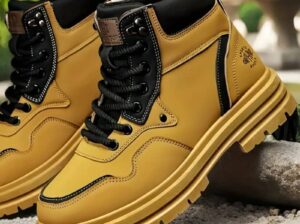 Sports shoes